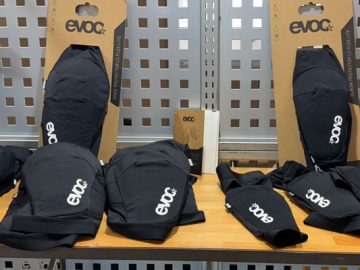 秋の展示会情報：evoc ボディープロテクター