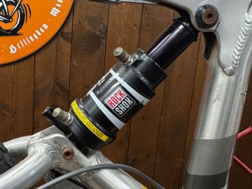 古いサスペンションのオーバーホールについて