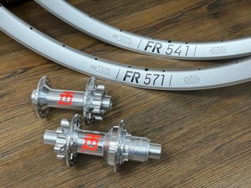 こんなカスタマイズはいかがでしょ？ 限定DT Swiss カスタムホイールのオススメ