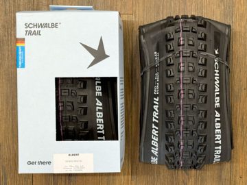 期待のラジアルタイヤ、第一便到着!