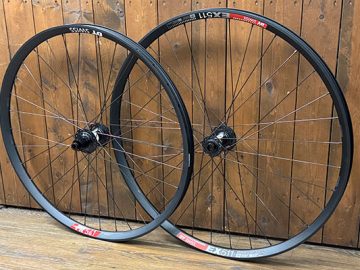 こんなんいかがでしょ？100% DT swiss カスタムホイールセット !!